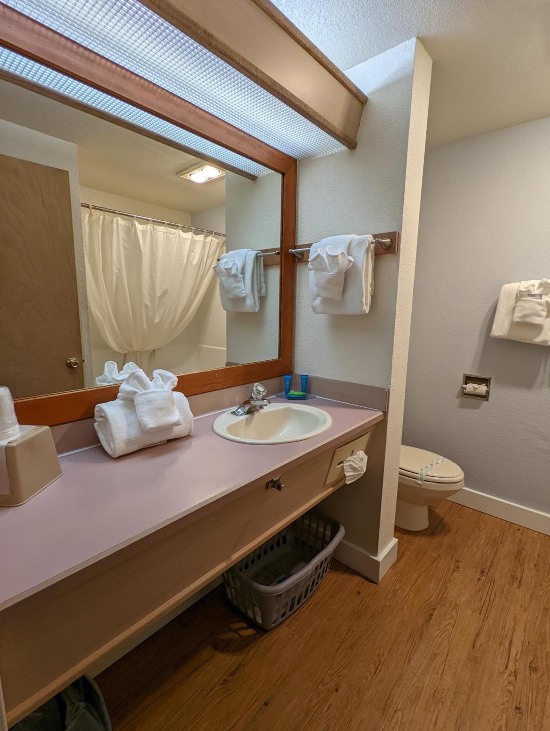 Surfside Resort photo 50