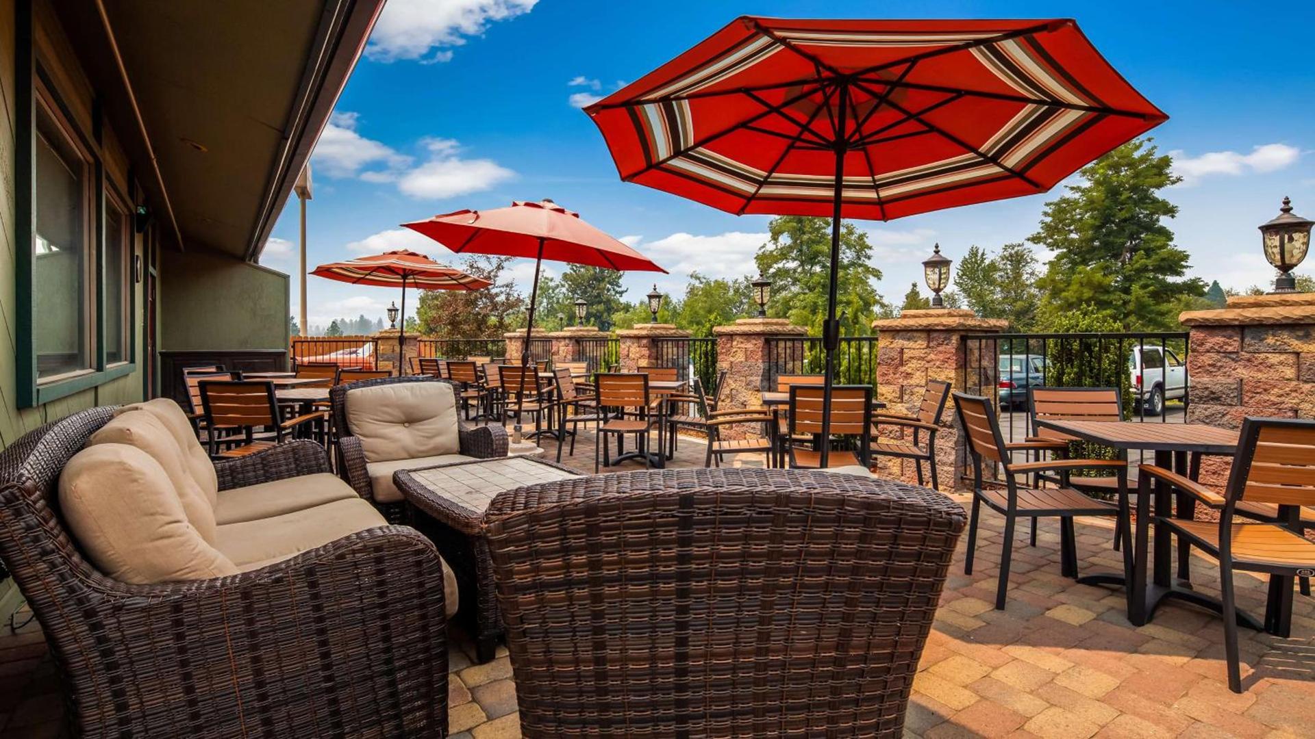 Best Western Plus Tree House photo 6