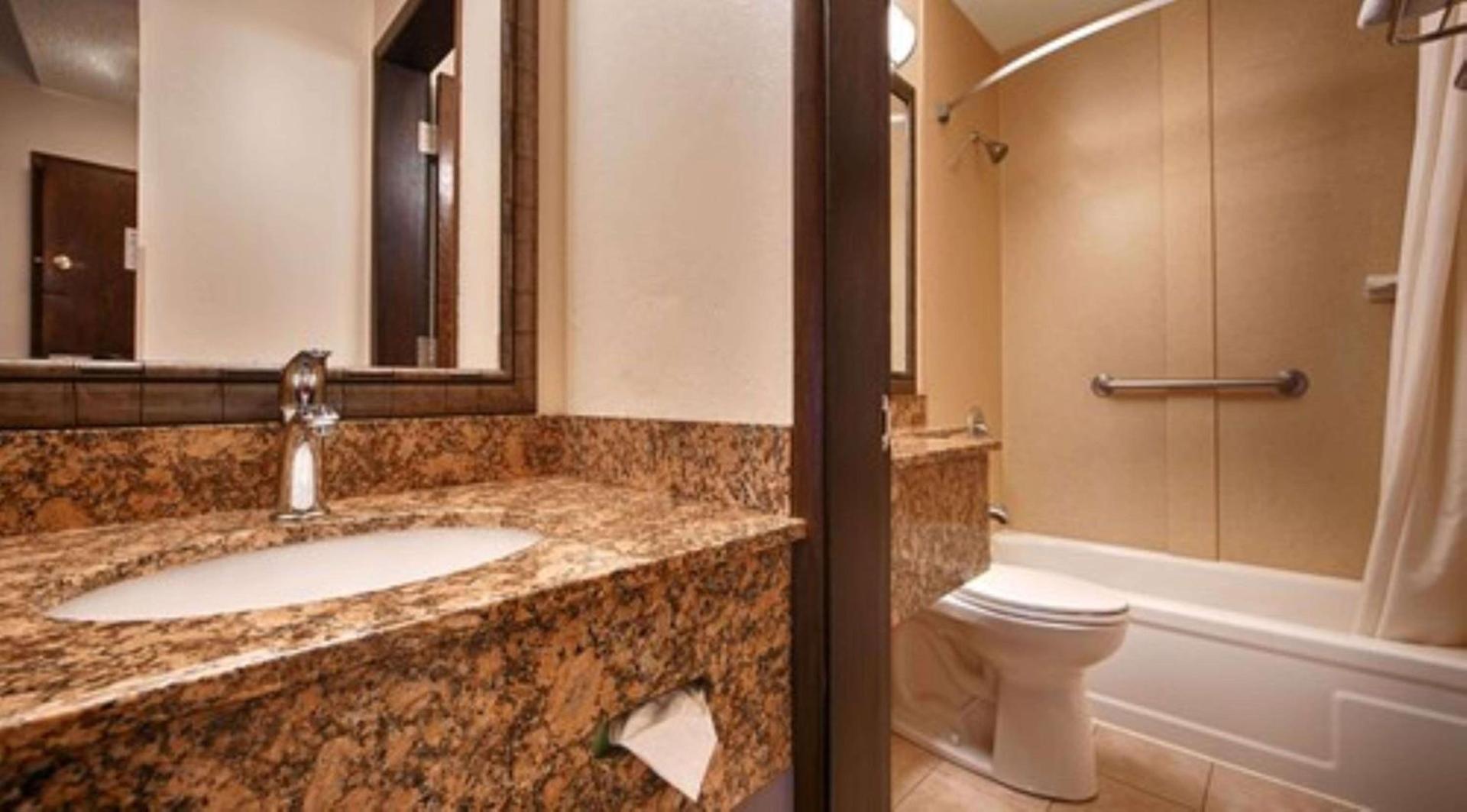 Best Western Plus Tree House photo 51