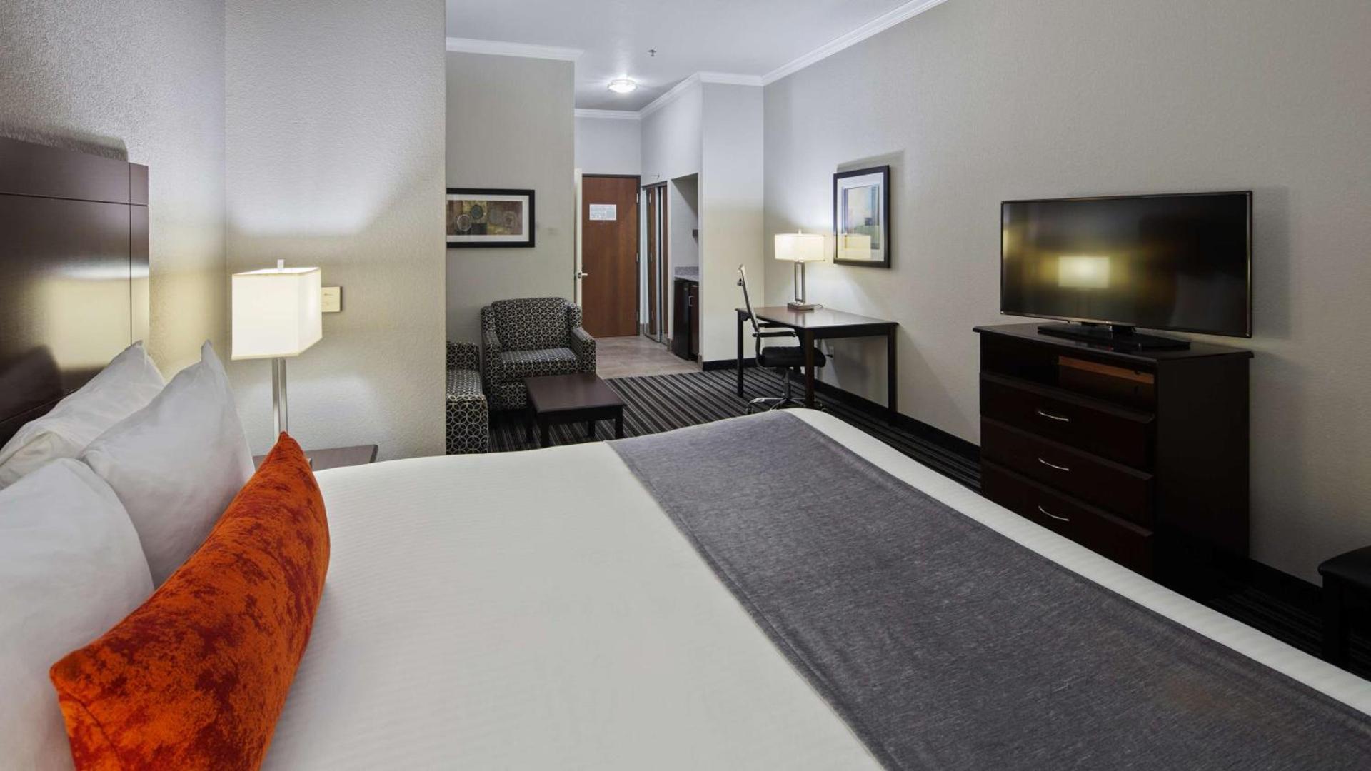 Best Western Plus Austin Airport Inn & Suites photo 17