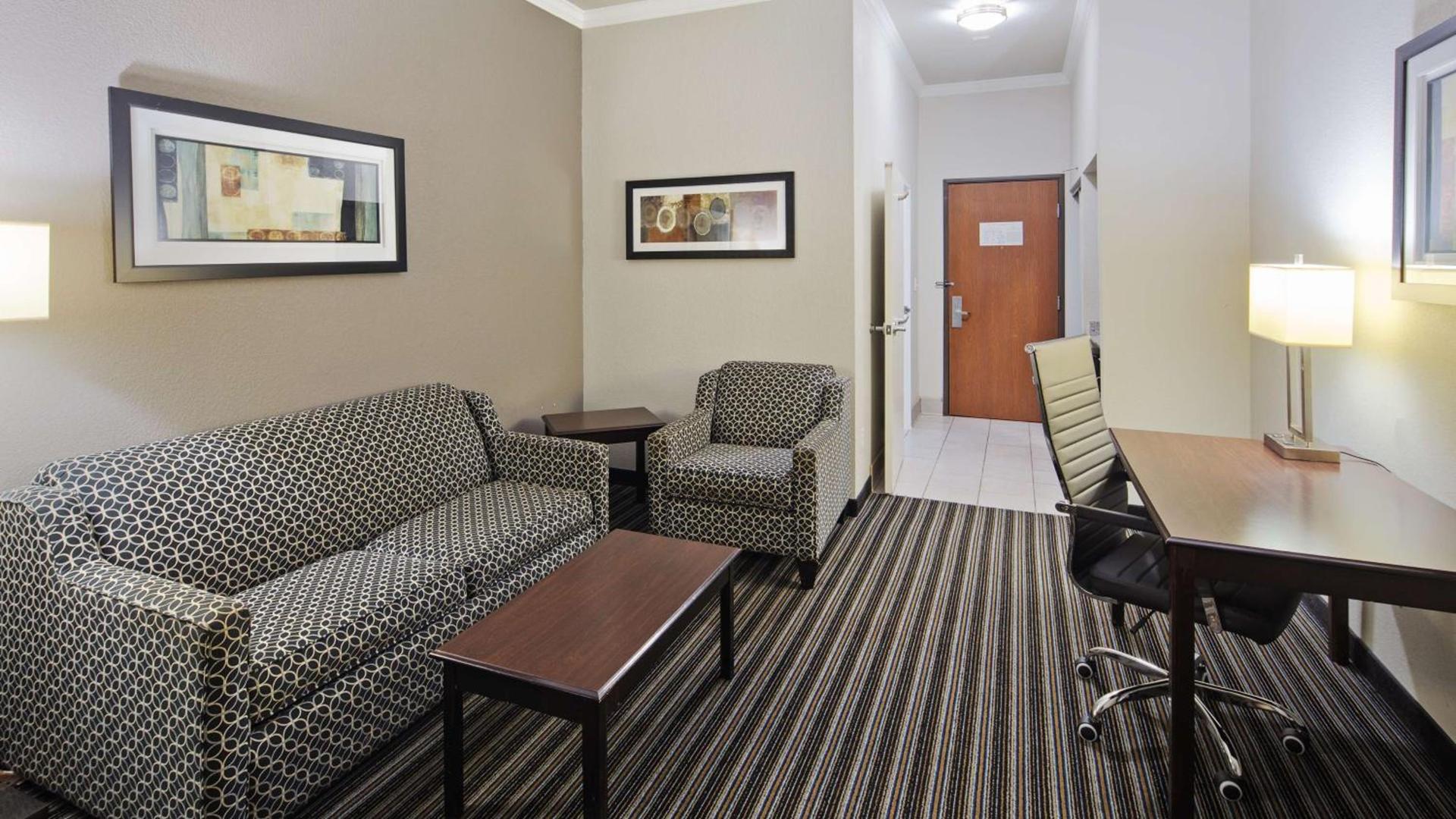 Best Western Plus Austin Airport Inn & Suites photo 9