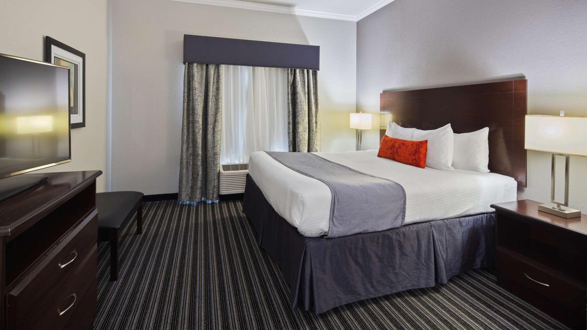 Best Western Plus Austin Airport Inn & Suites photo 13