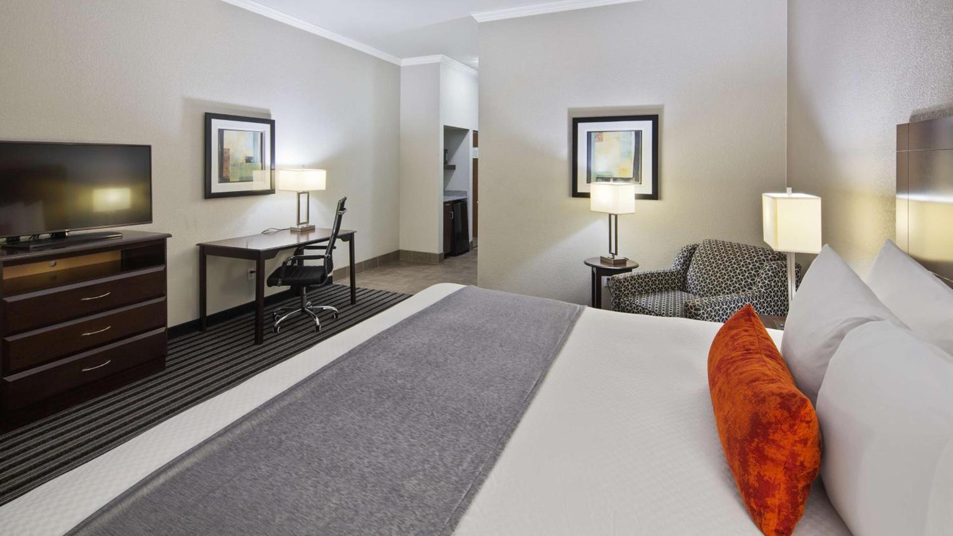 Best Western Plus Austin Airport Inn & Suites photo 14