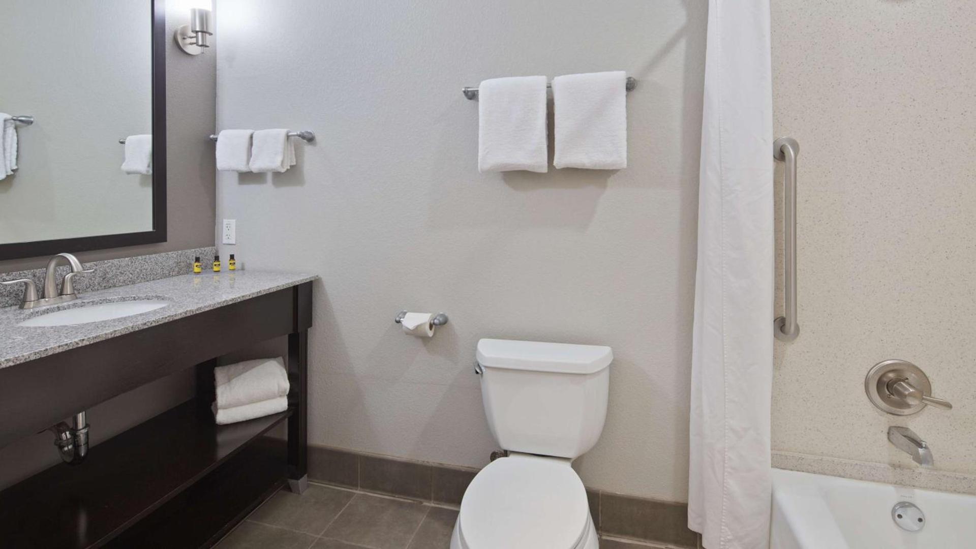 Best Western Plus Austin Airport Inn & Suites photo 19