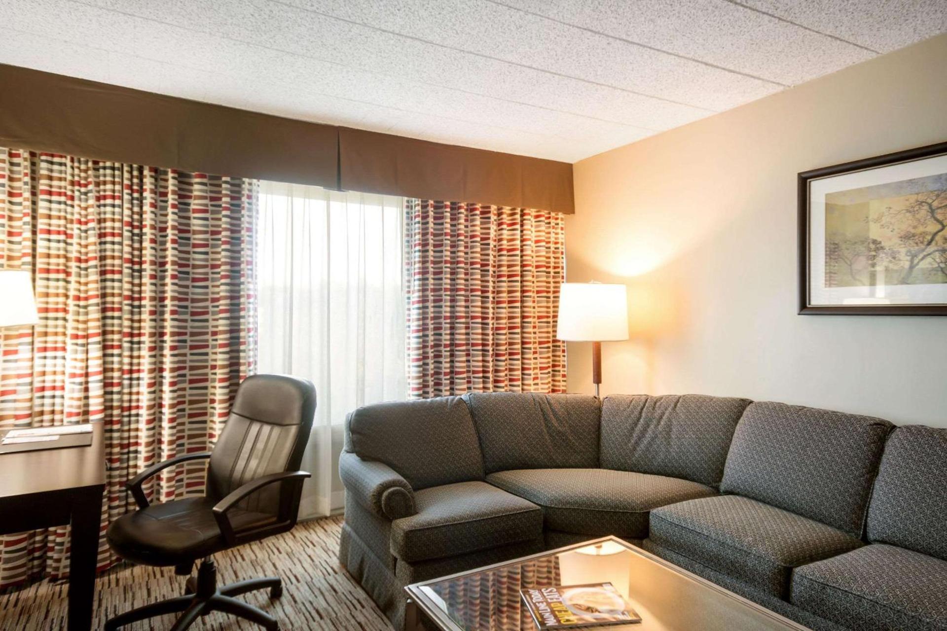 Exton Hotel and Conference Center photo 18