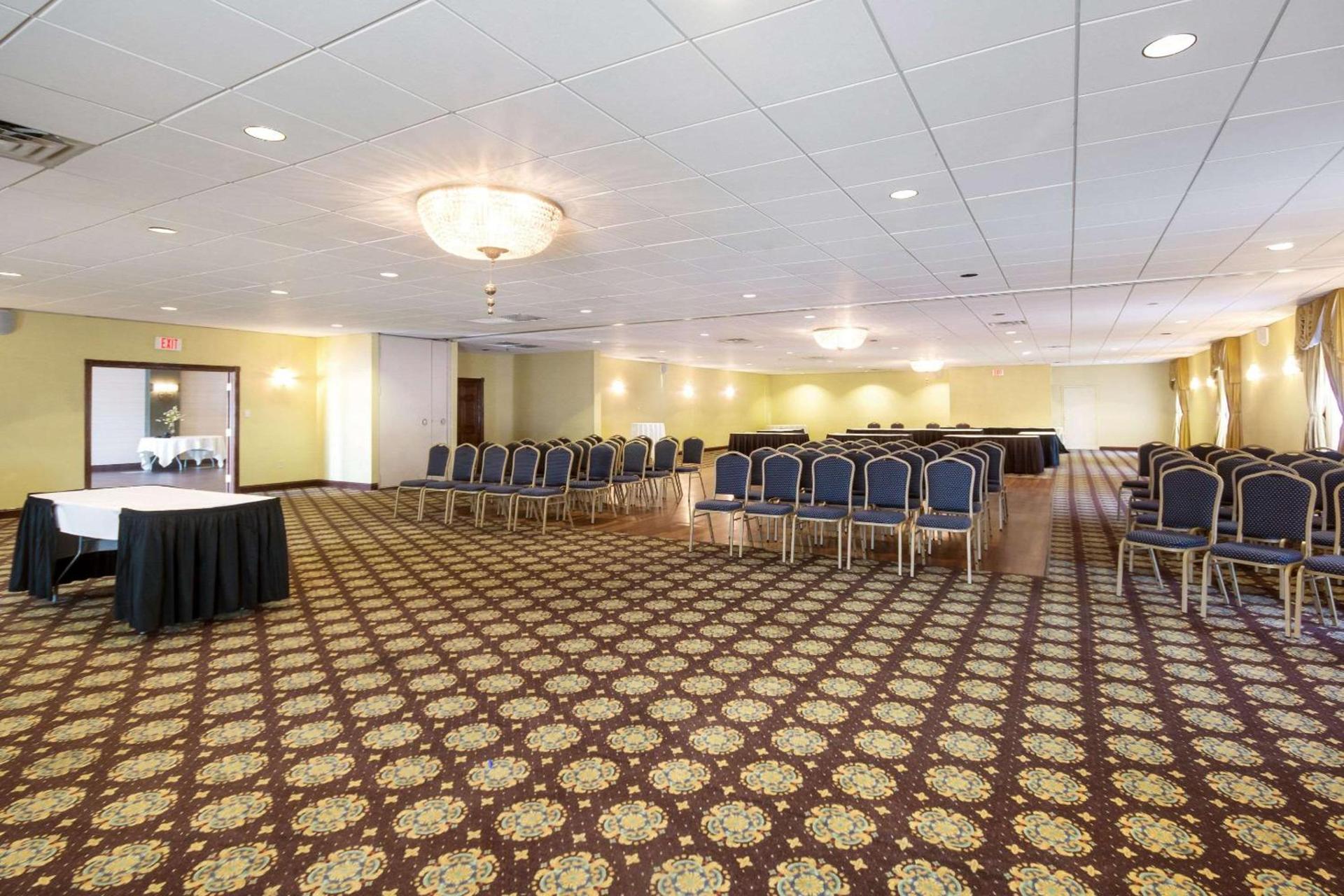 Exton Hotel and Conference Center photo 19