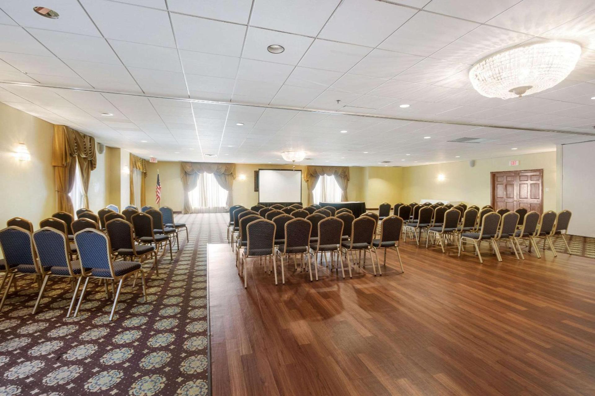 Exton Hotel and Conference Center photo 49