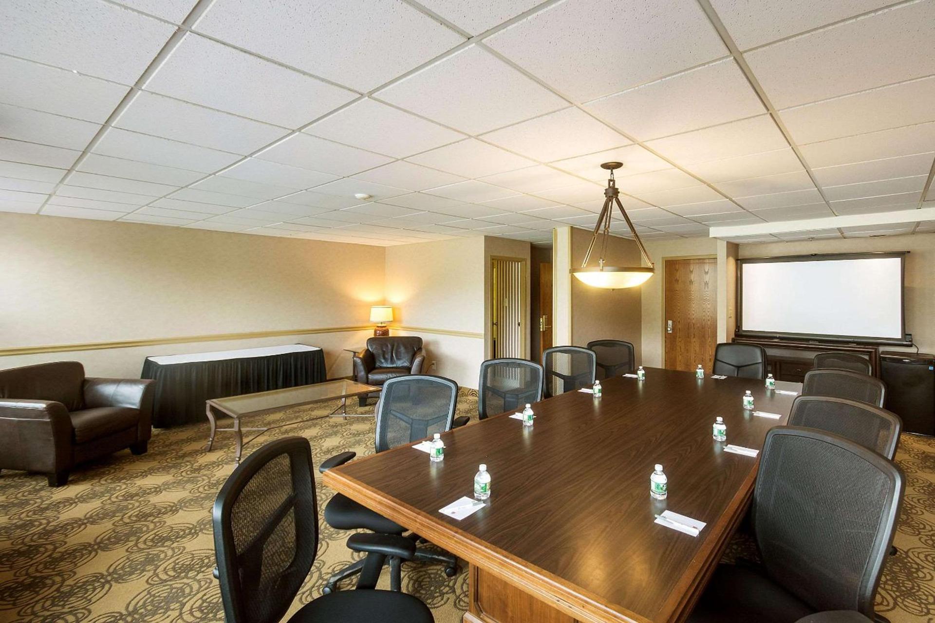 Exton Hotel and Conference Center photo 53