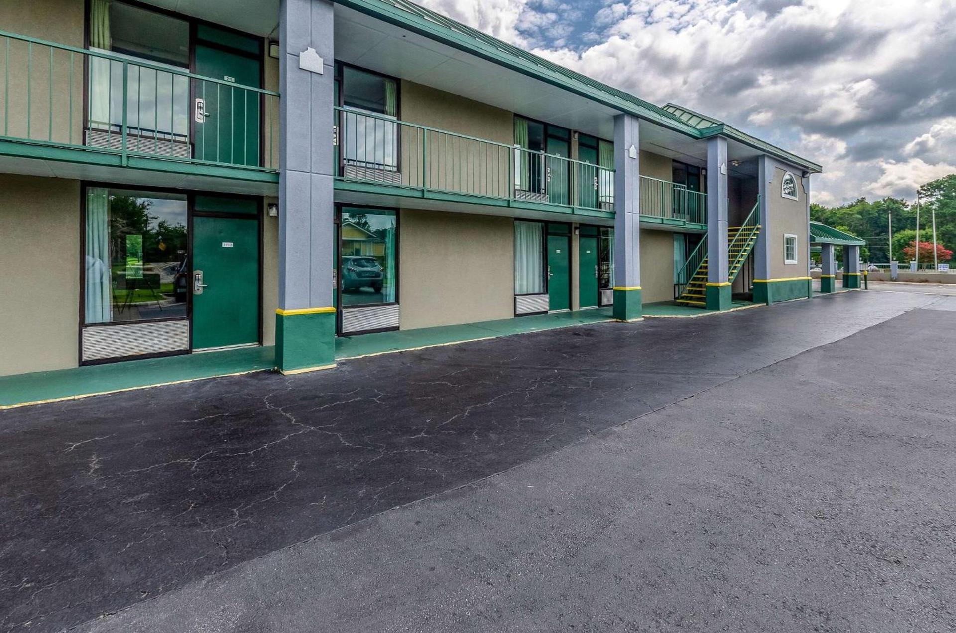 Econo Lodge Goose Creek - Charleston North photo 4