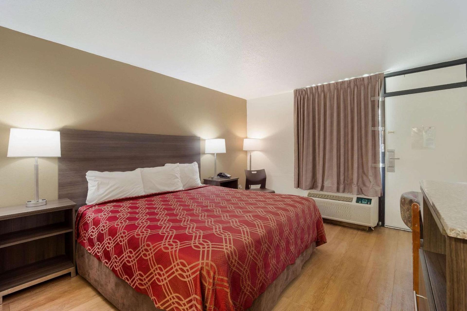 Econo Lodge Goose Creek - Charleston North photo 12