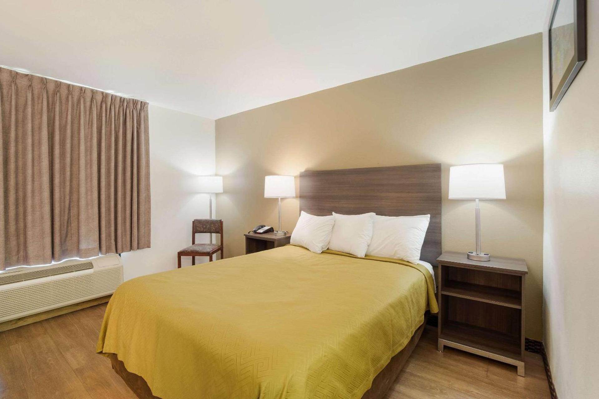 Econo Lodge Goose Creek - Charleston North photo 14
