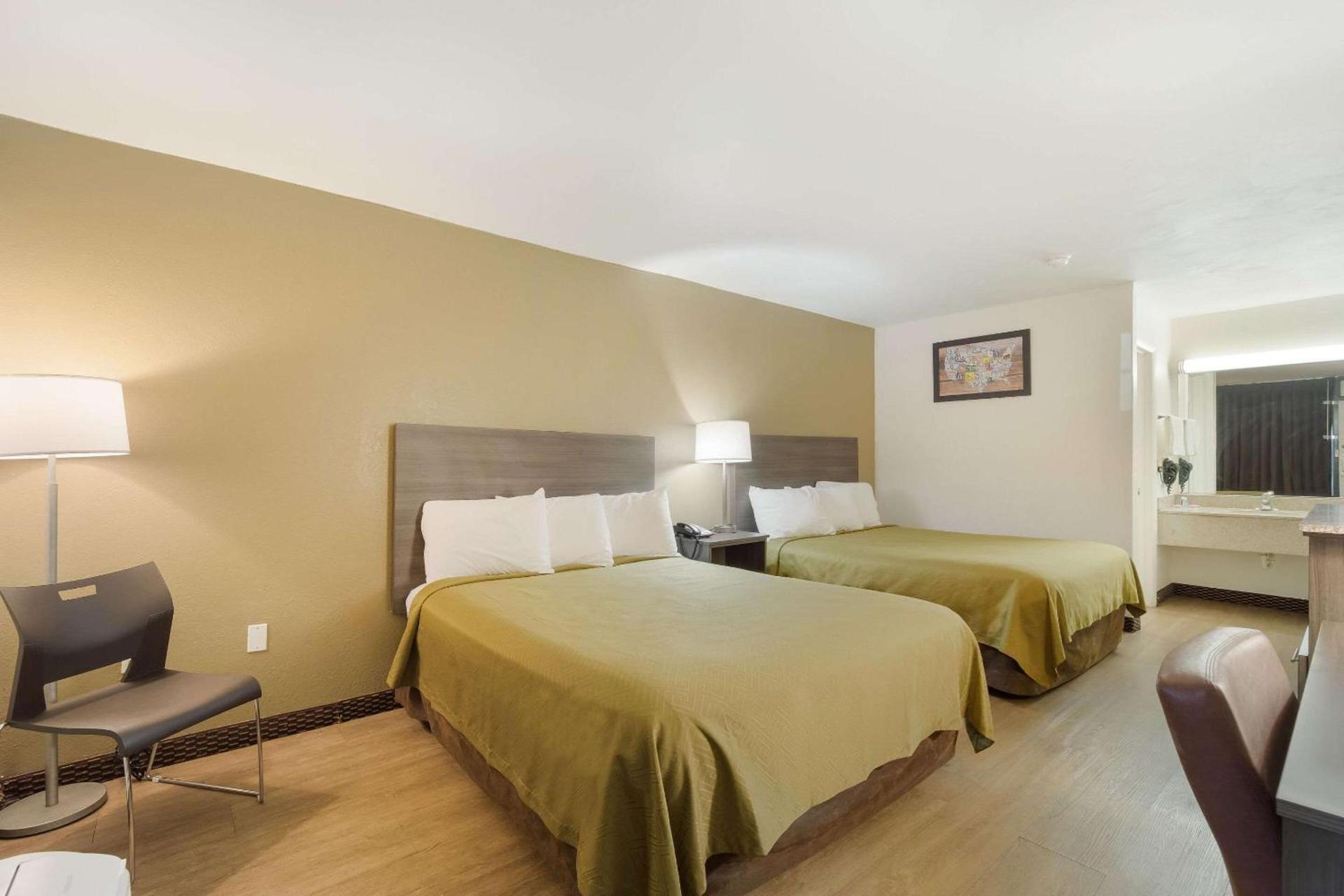 Econo Lodge Goose Creek - Charleston North photo 15