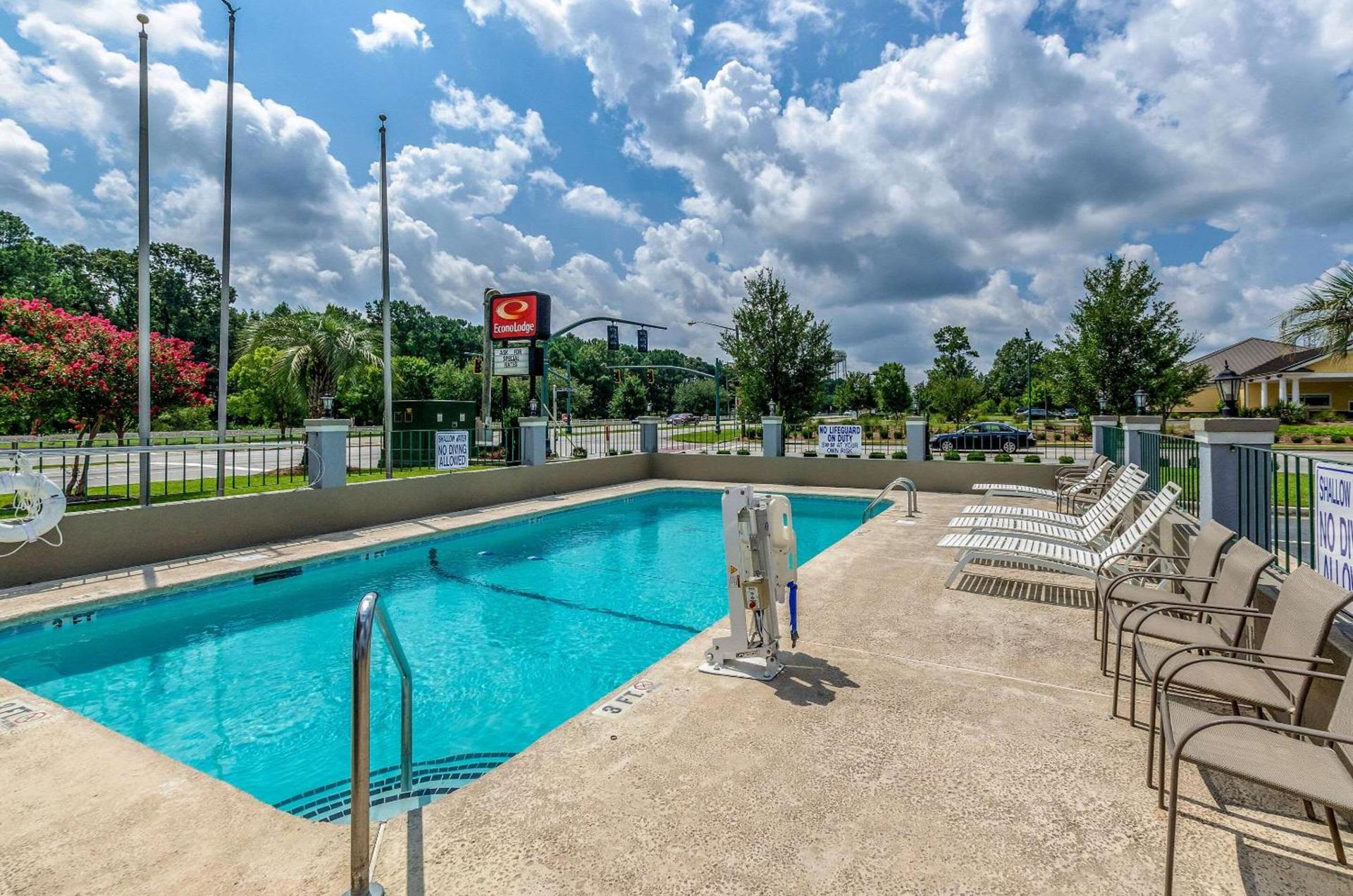 Econo Lodge Goose Creek - Charleston North photo 23