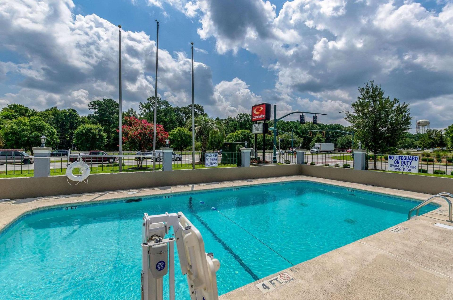 Econo Lodge Goose Creek - Charleston North photo 24