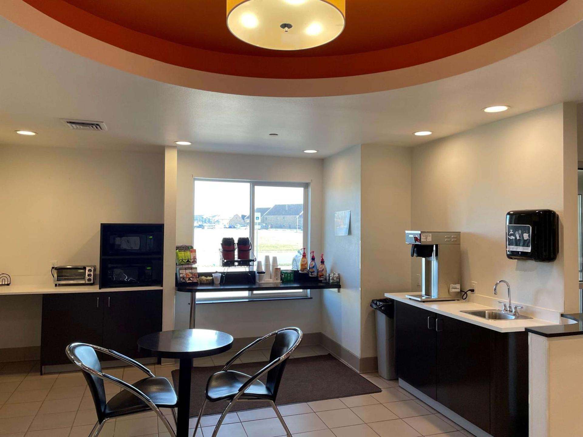 Baymont by Wyndham Williston photo 3