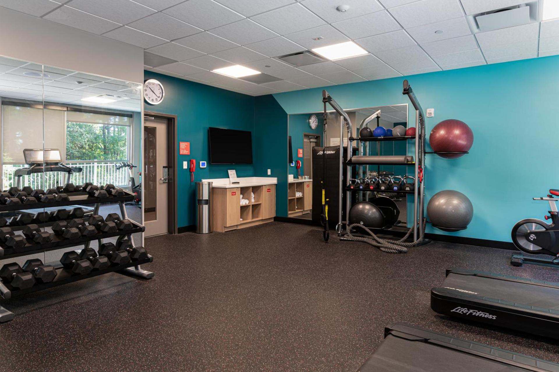 avid hotel Summerville by IHG photo 12
