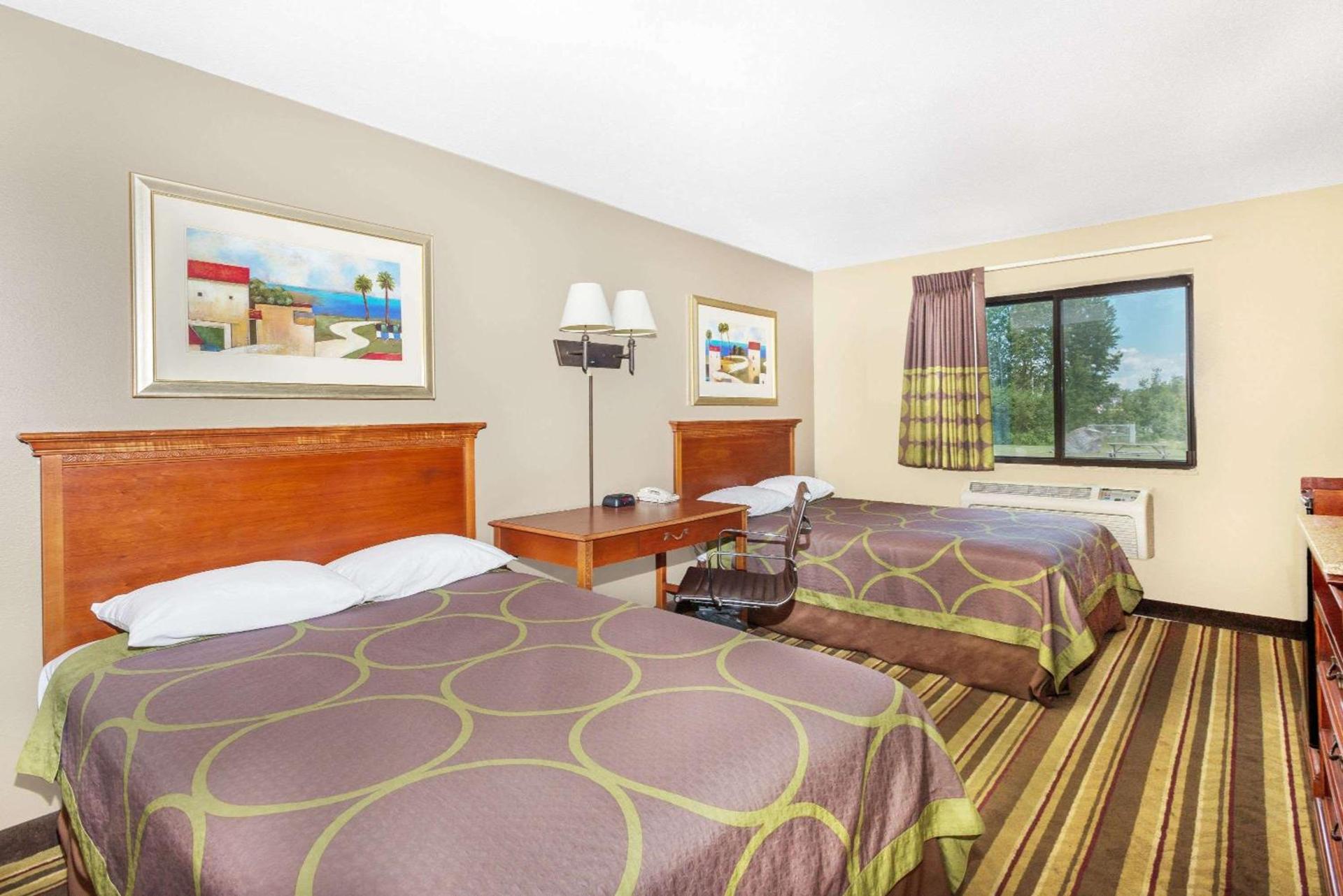 Super 8 by Wyndham Tilton/Lake Winnipesaukee photo 14