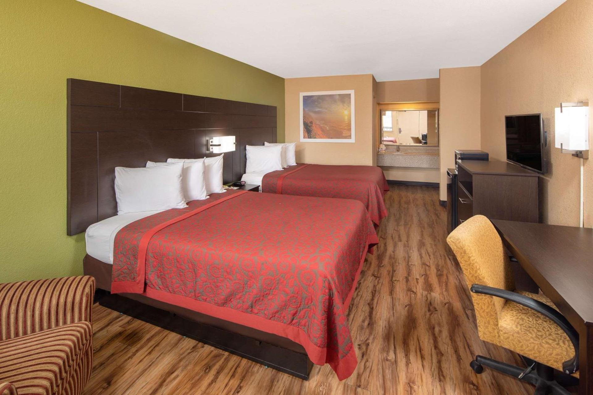 Days Inn by Wyndham Tupelo photo 10
