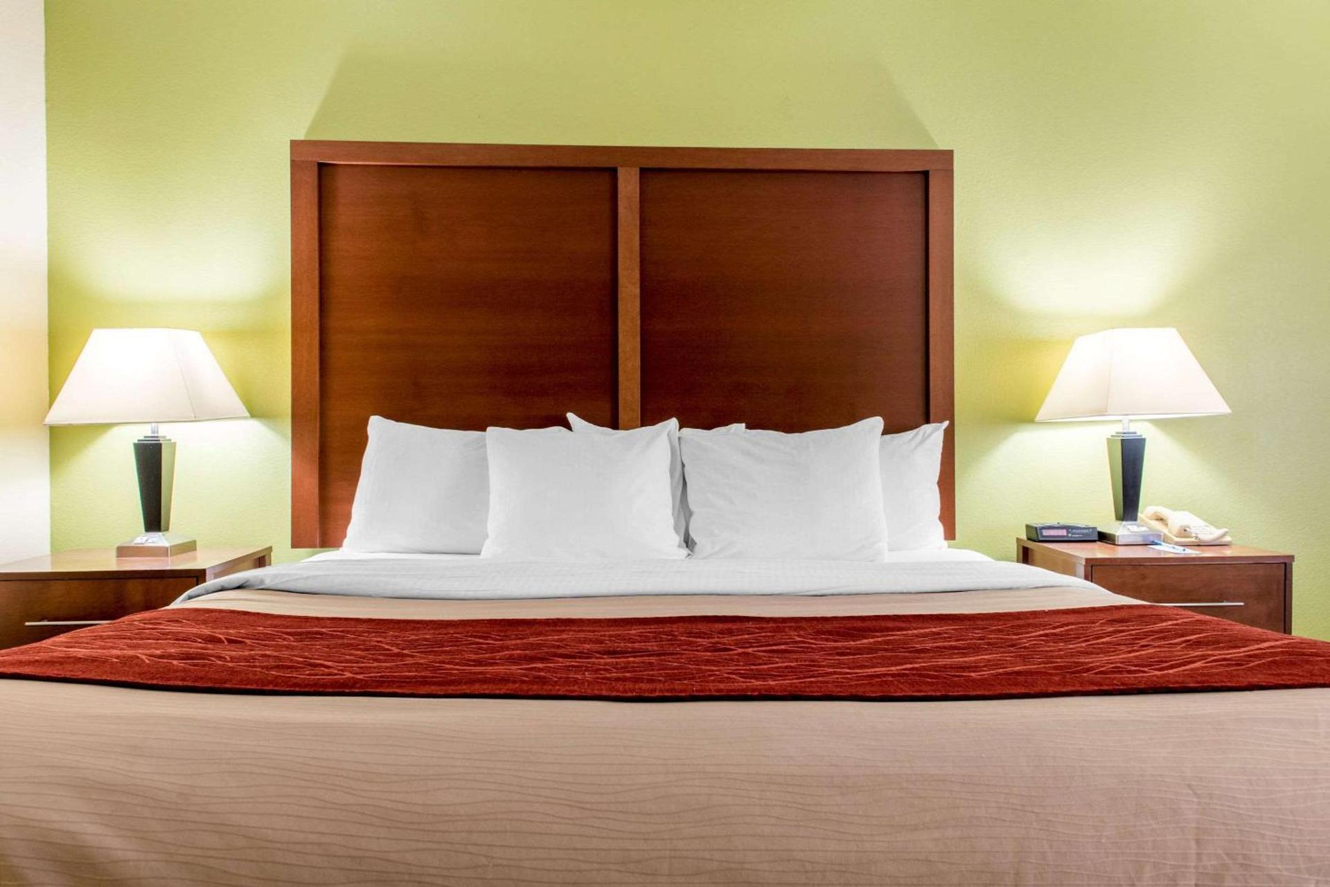 Quality Inn Jacksonville near I-72 photo 36