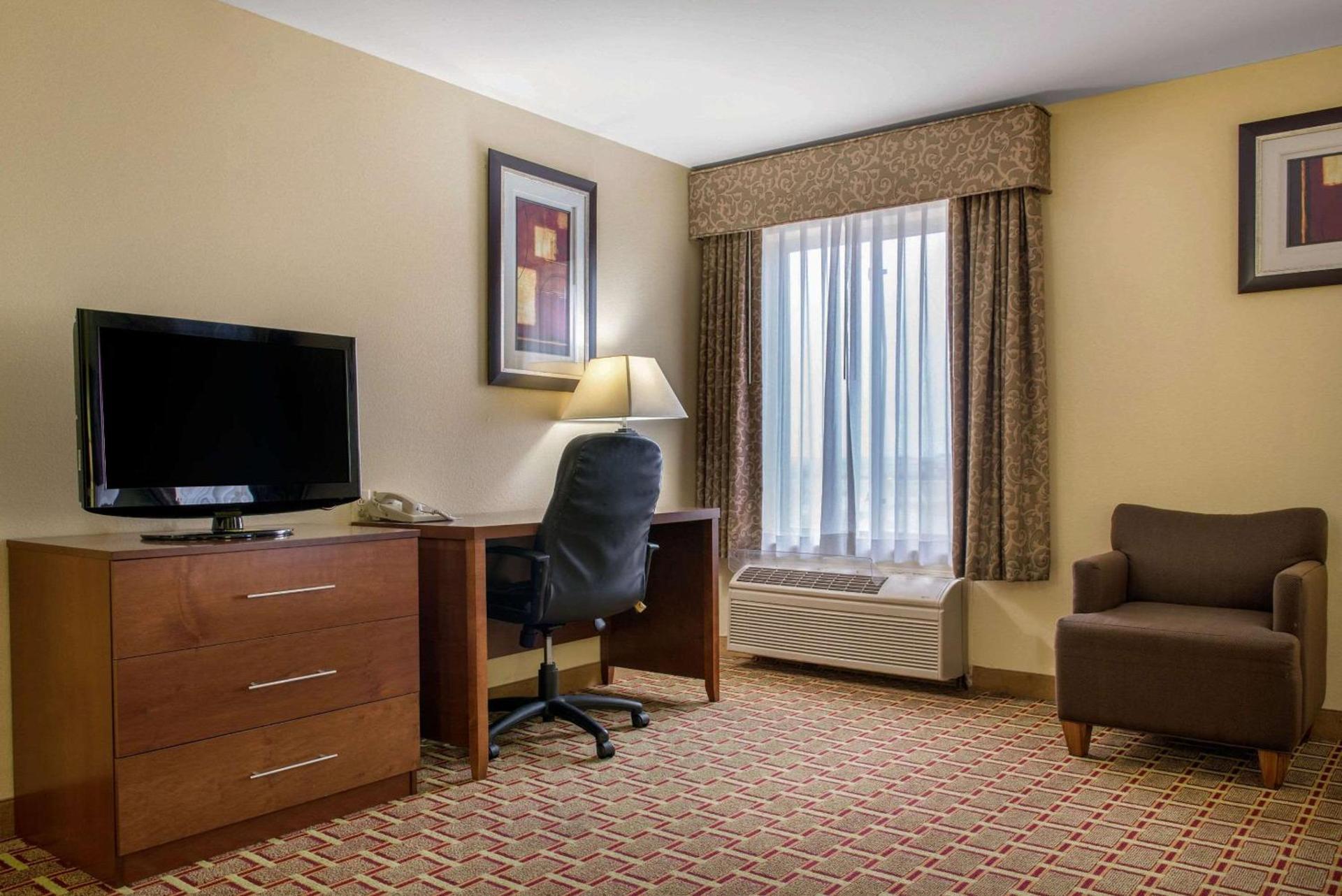 Quality Inn Jacksonville near I-72 photo 2