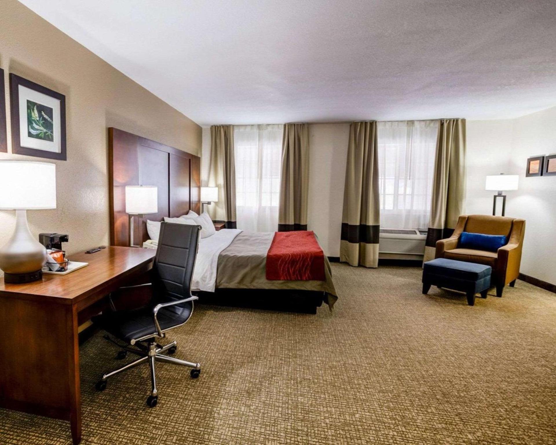Comfort Inn Kearney - Liberty photo 12