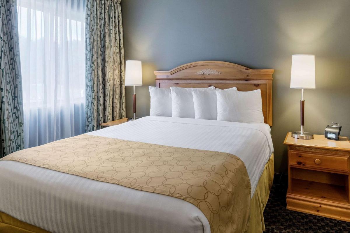 Clarion Hotel Seekonk - Providence photo 34