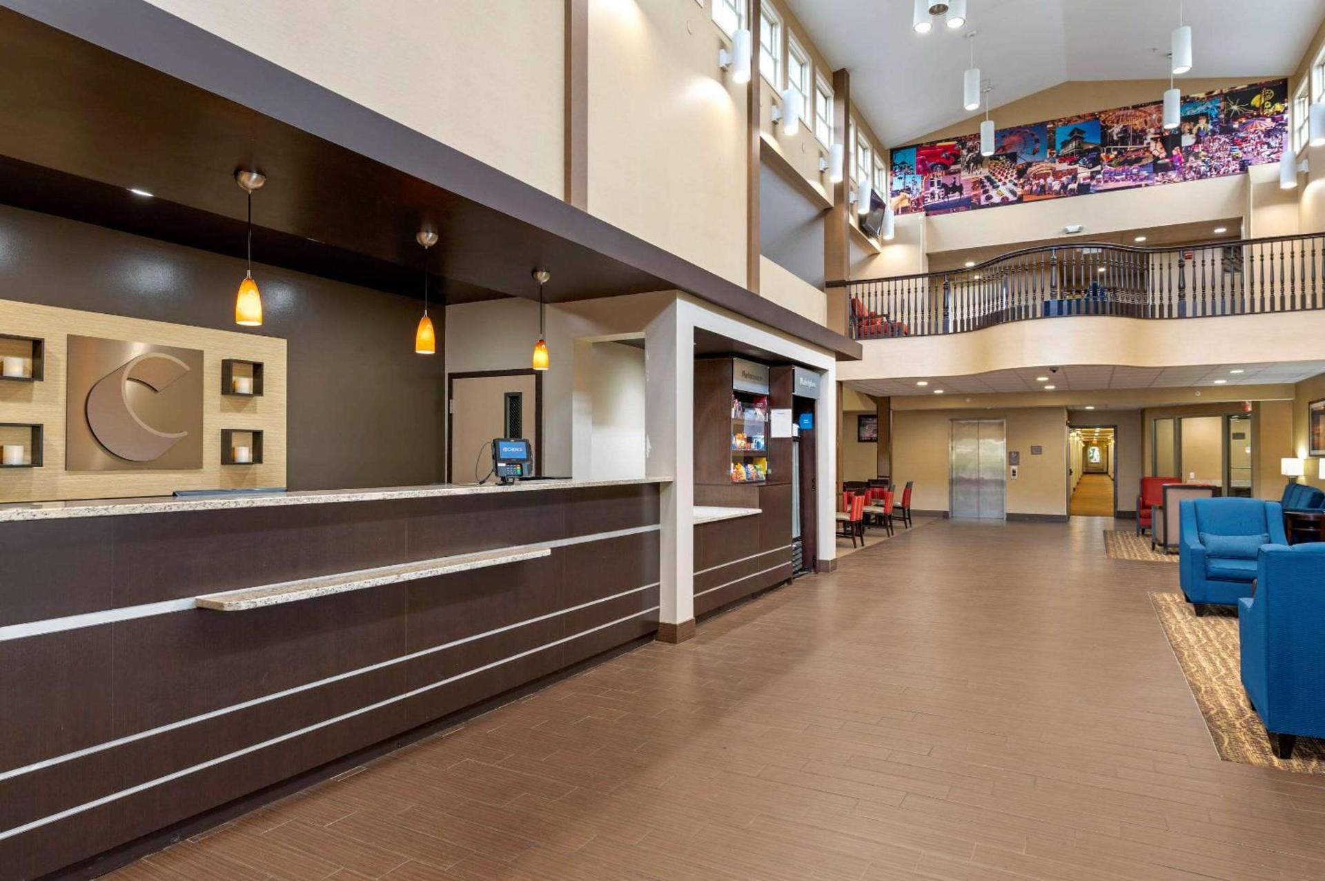 Comfort Suites Columbus Expo Center photo 8