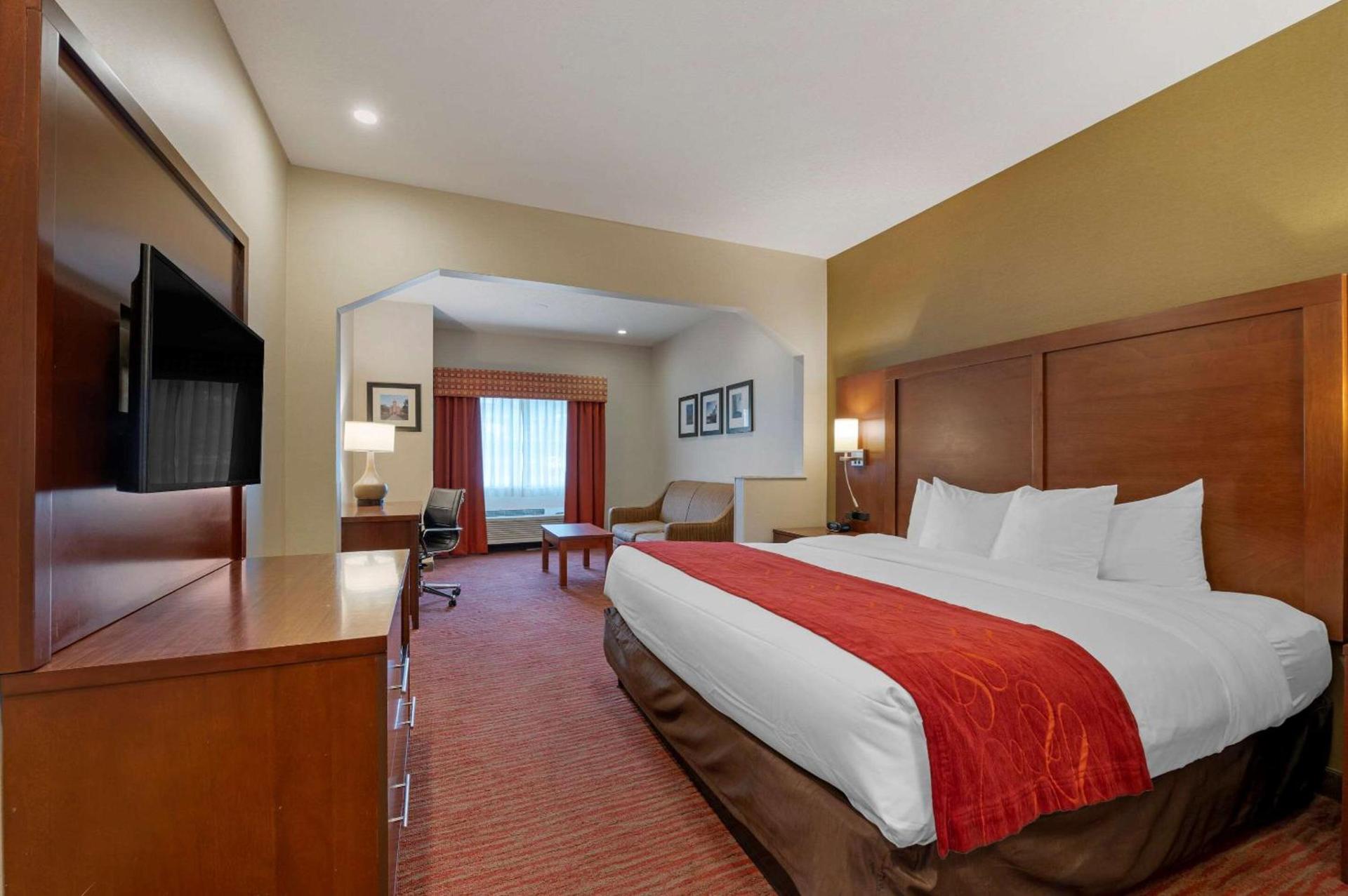 Comfort Suites Columbus Expo Center photo 16