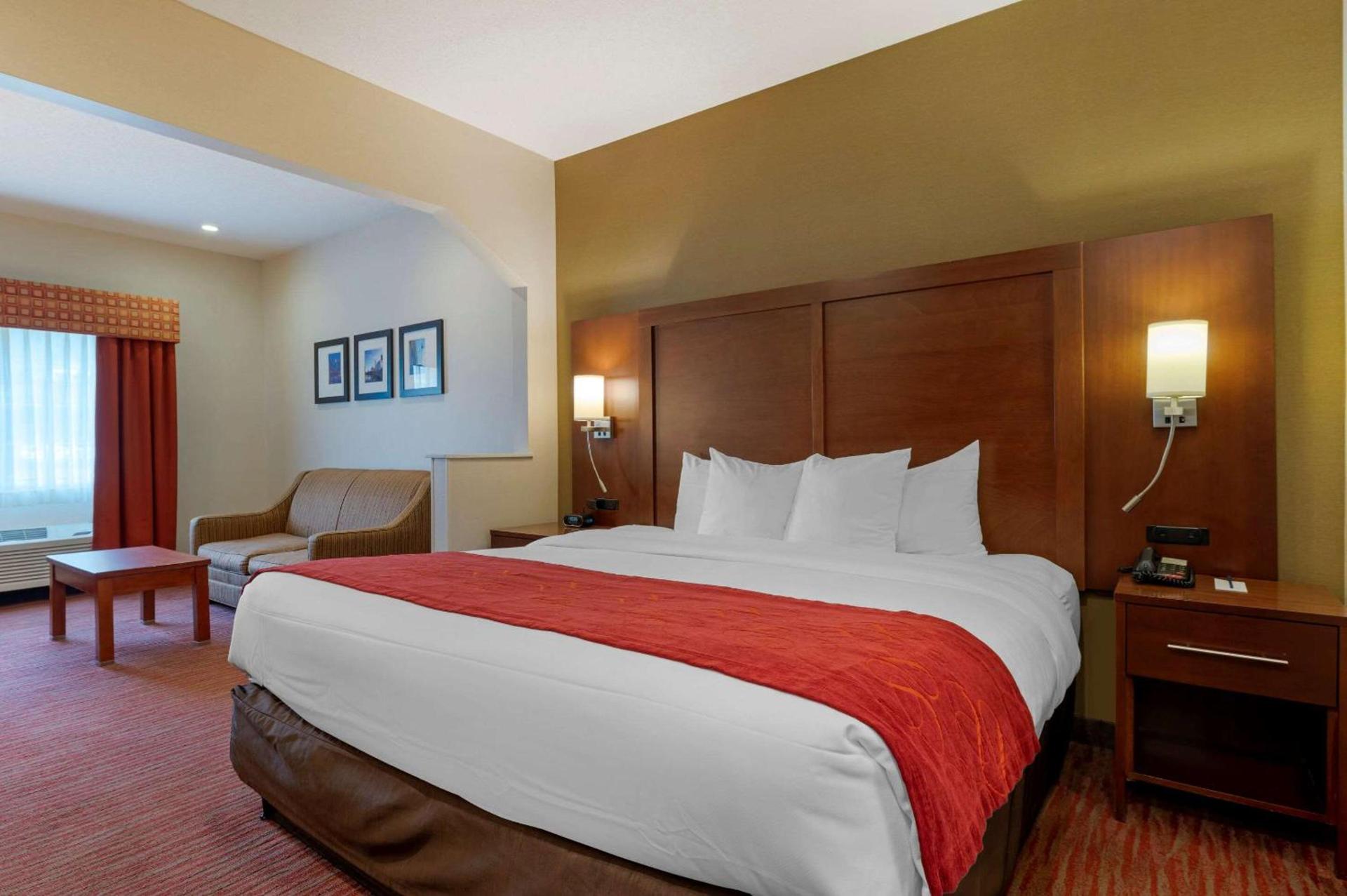 Comfort Suites Columbus Expo Center photo 17
