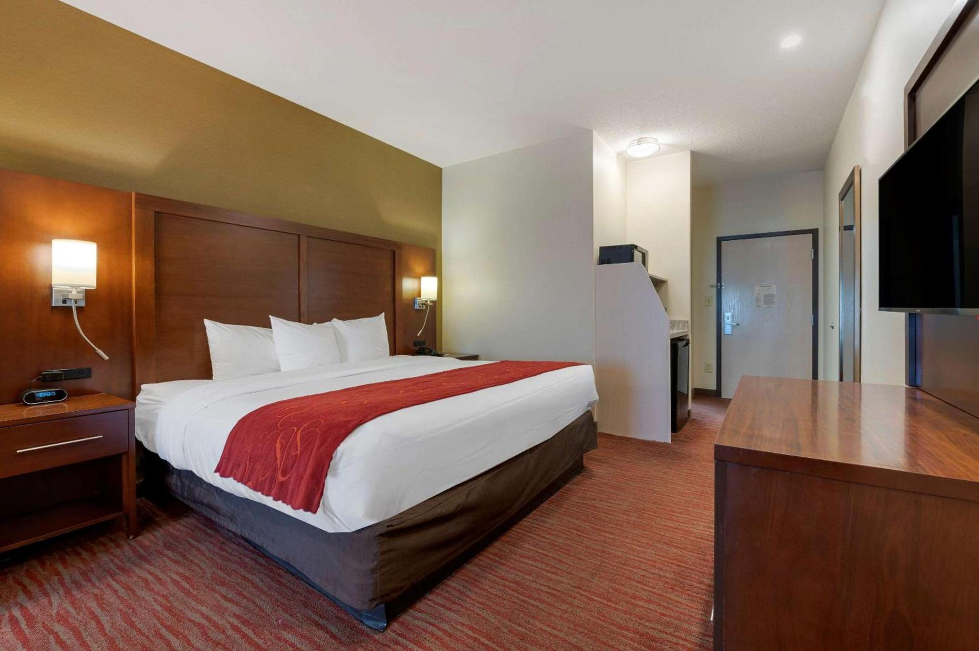 Comfort Suites Columbus Expo Center photo 18