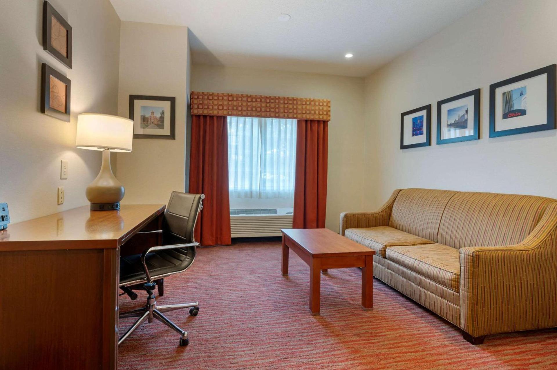Comfort Suites Columbus Expo Center photo 19