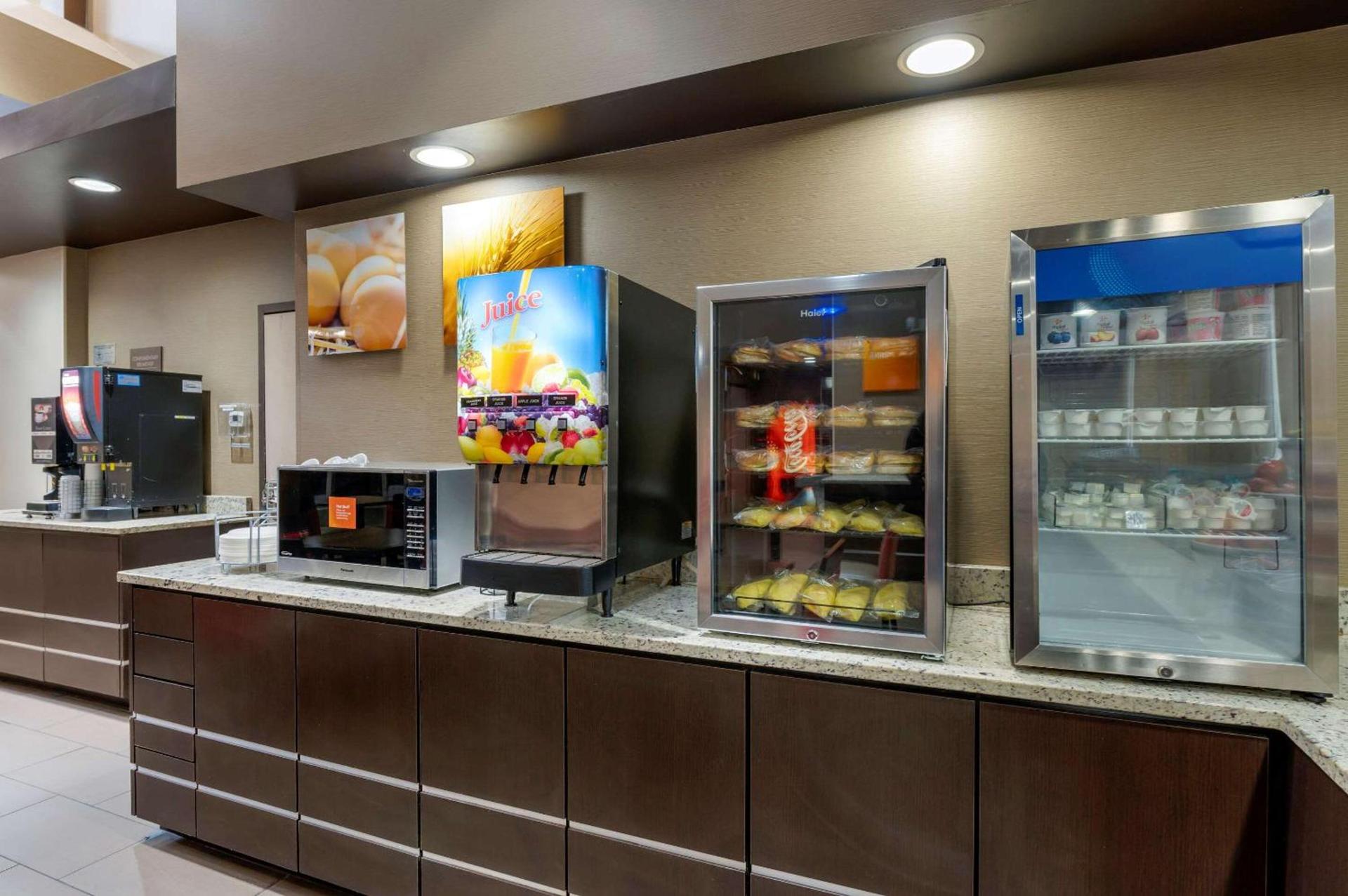 Comfort Suites Columbus Expo Center photo 34