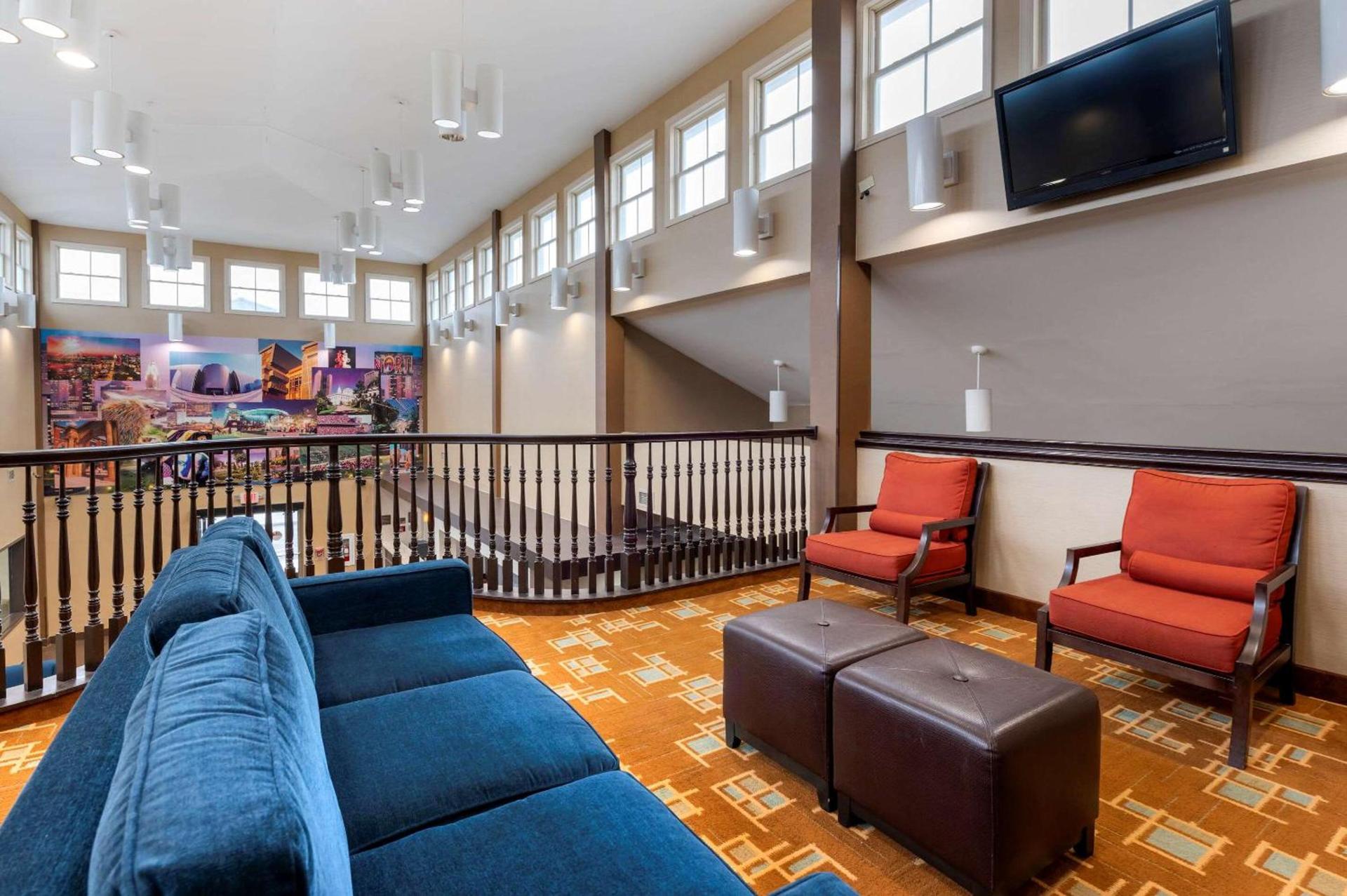Comfort Suites Columbus Expo Center photo 35