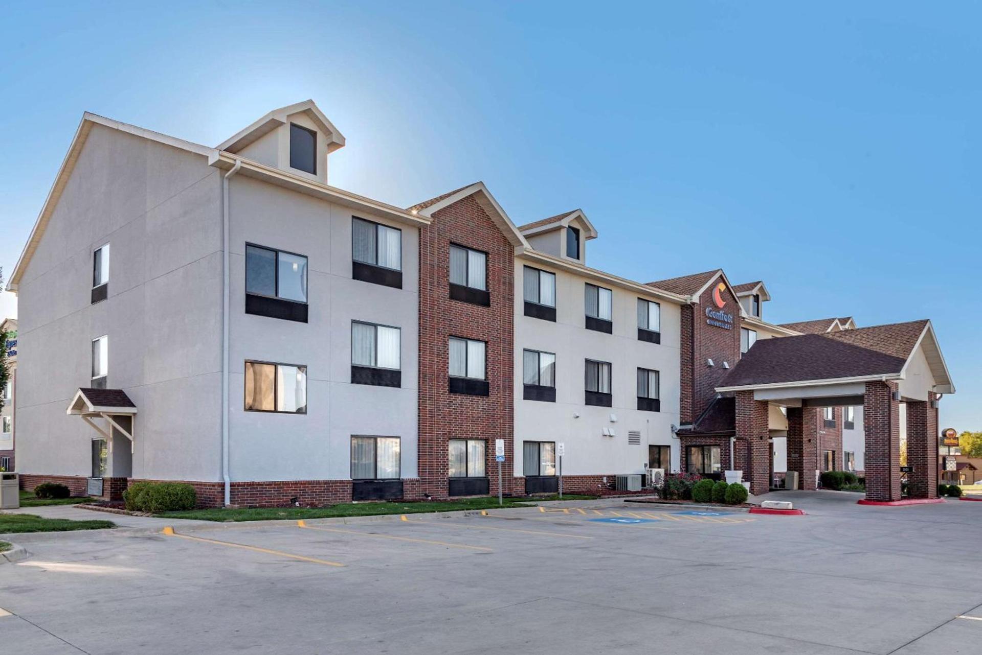 Comfort Inn & Suites Emporia — hotel in Emporia