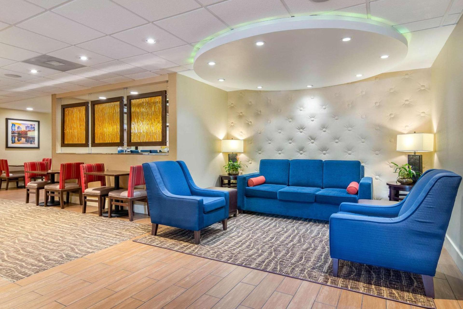 Spark by Hilton Atlanta Airport South College Park photo 3
