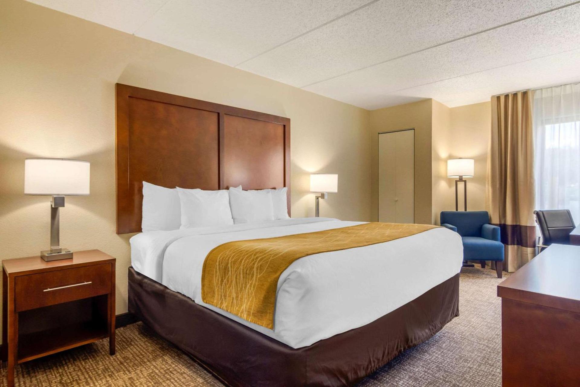 Spark by Hilton Atlanta Airport South College Park photo 8