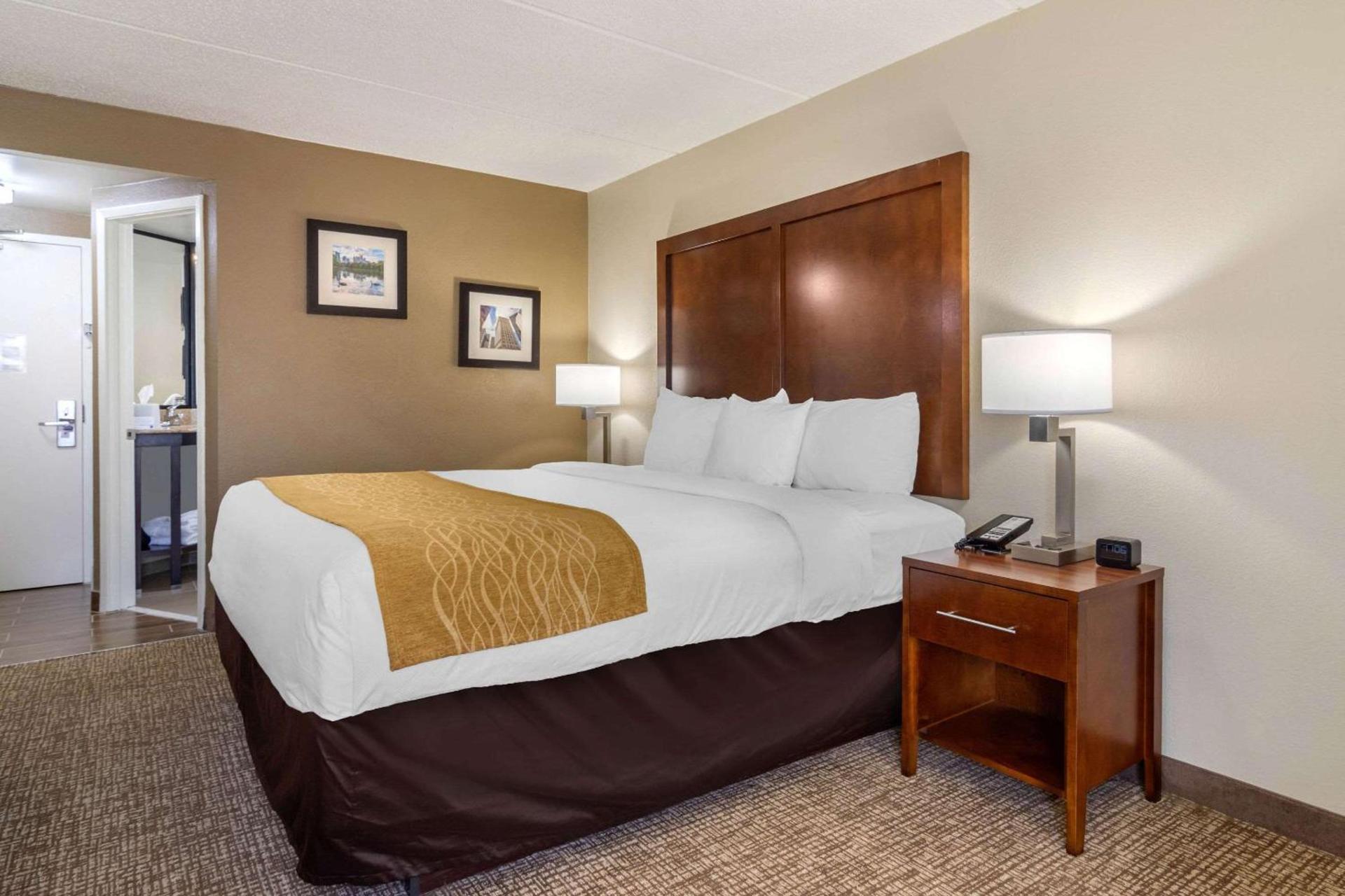 Spark by Hilton Atlanta Airport South College Park photo 10