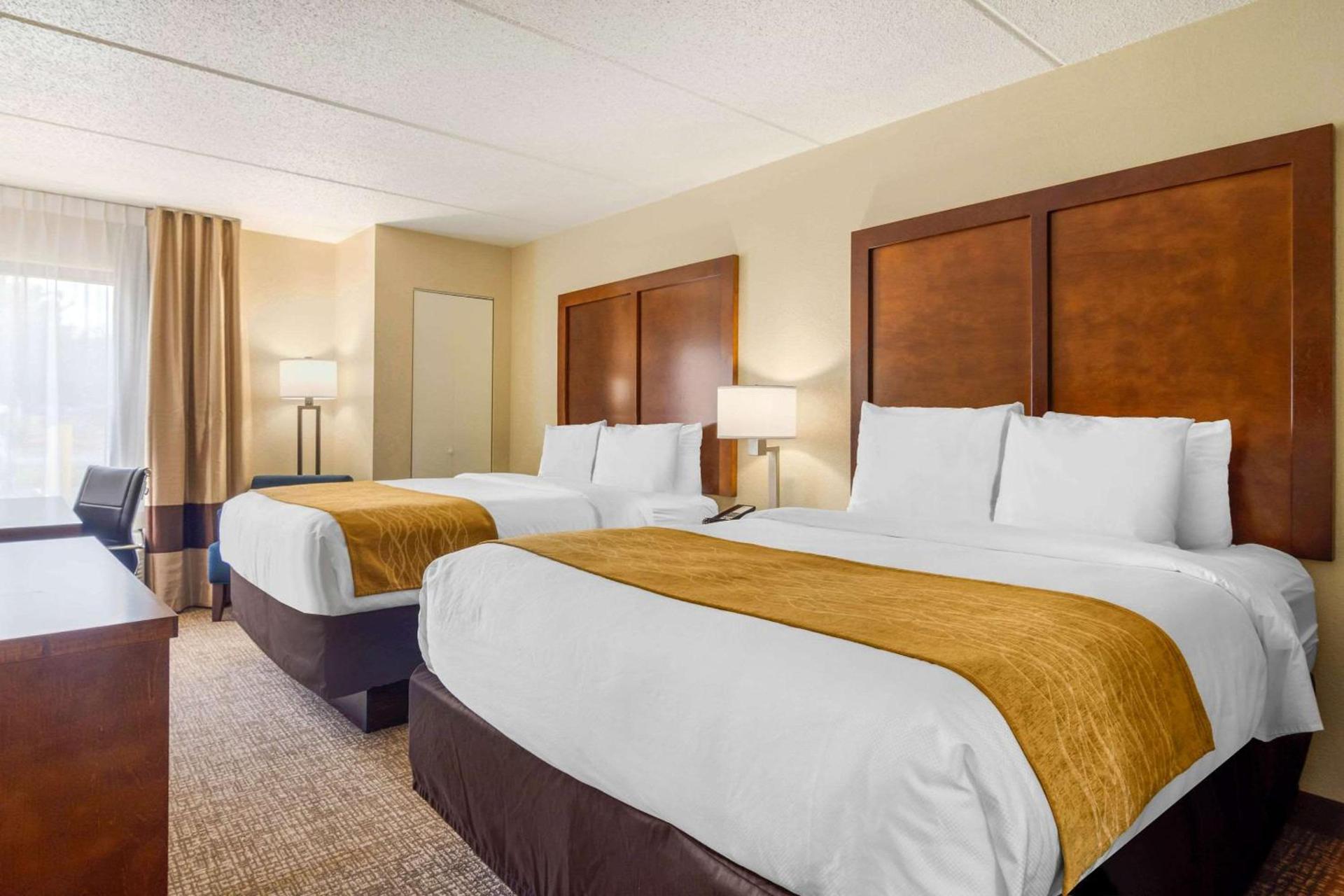 Spark by Hilton Atlanta Airport South College Park photo 12
