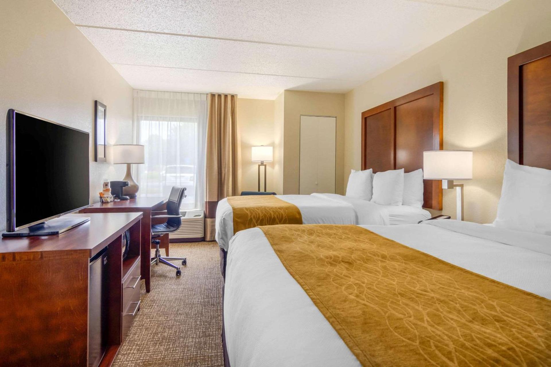 Spark by Hilton Atlanta Airport South College Park photo 13