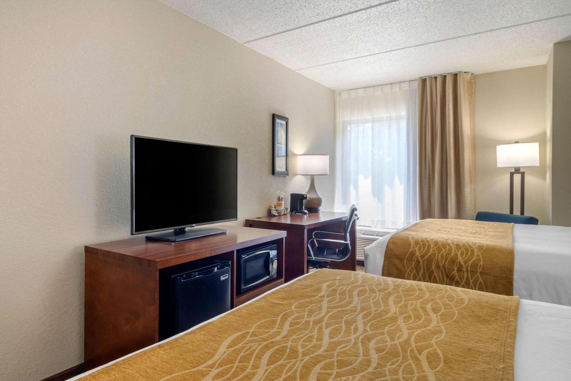 Spark by Hilton Atlanta Airport South College Park photo 17