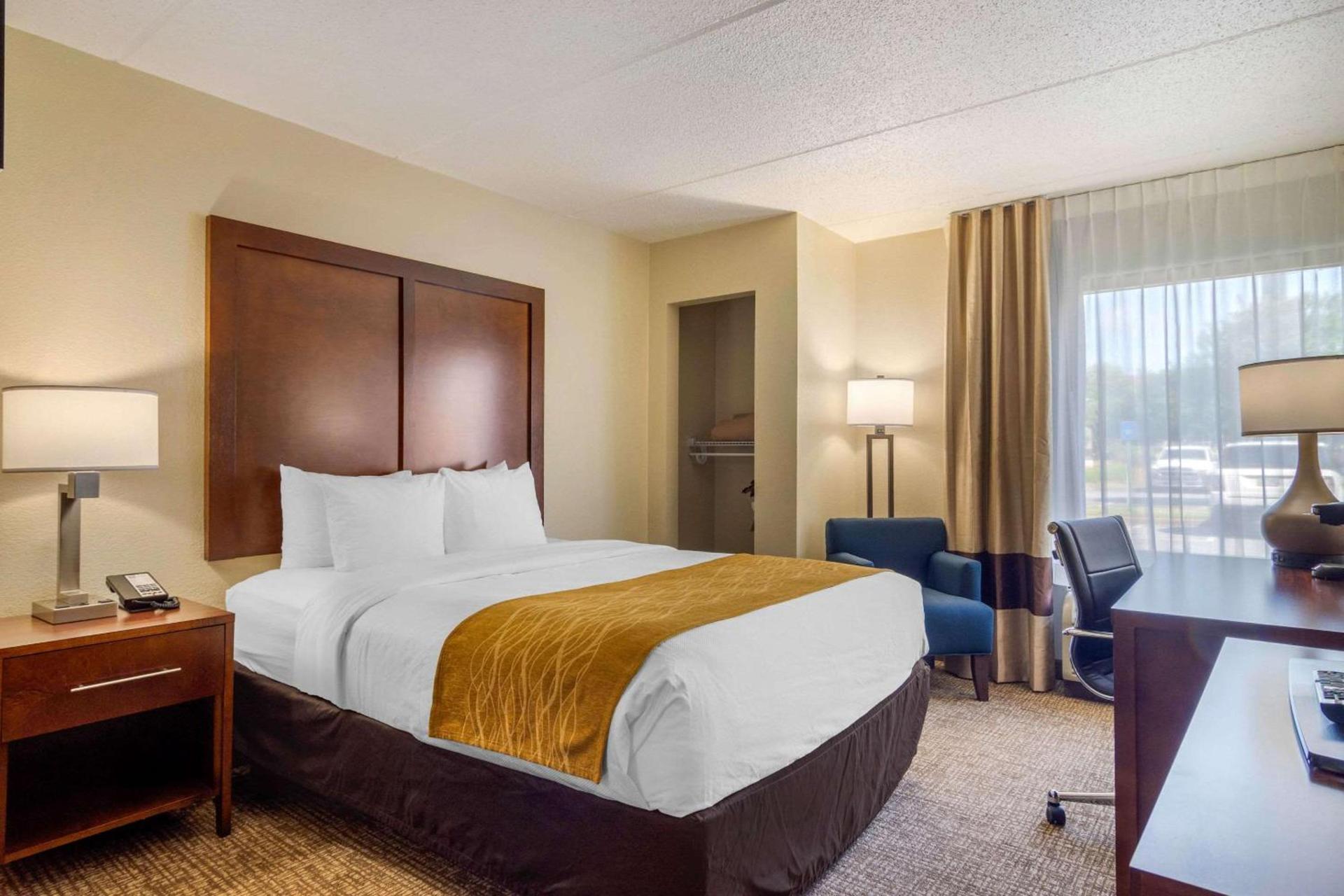 Spark by Hilton Atlanta Airport South College Park photo 20