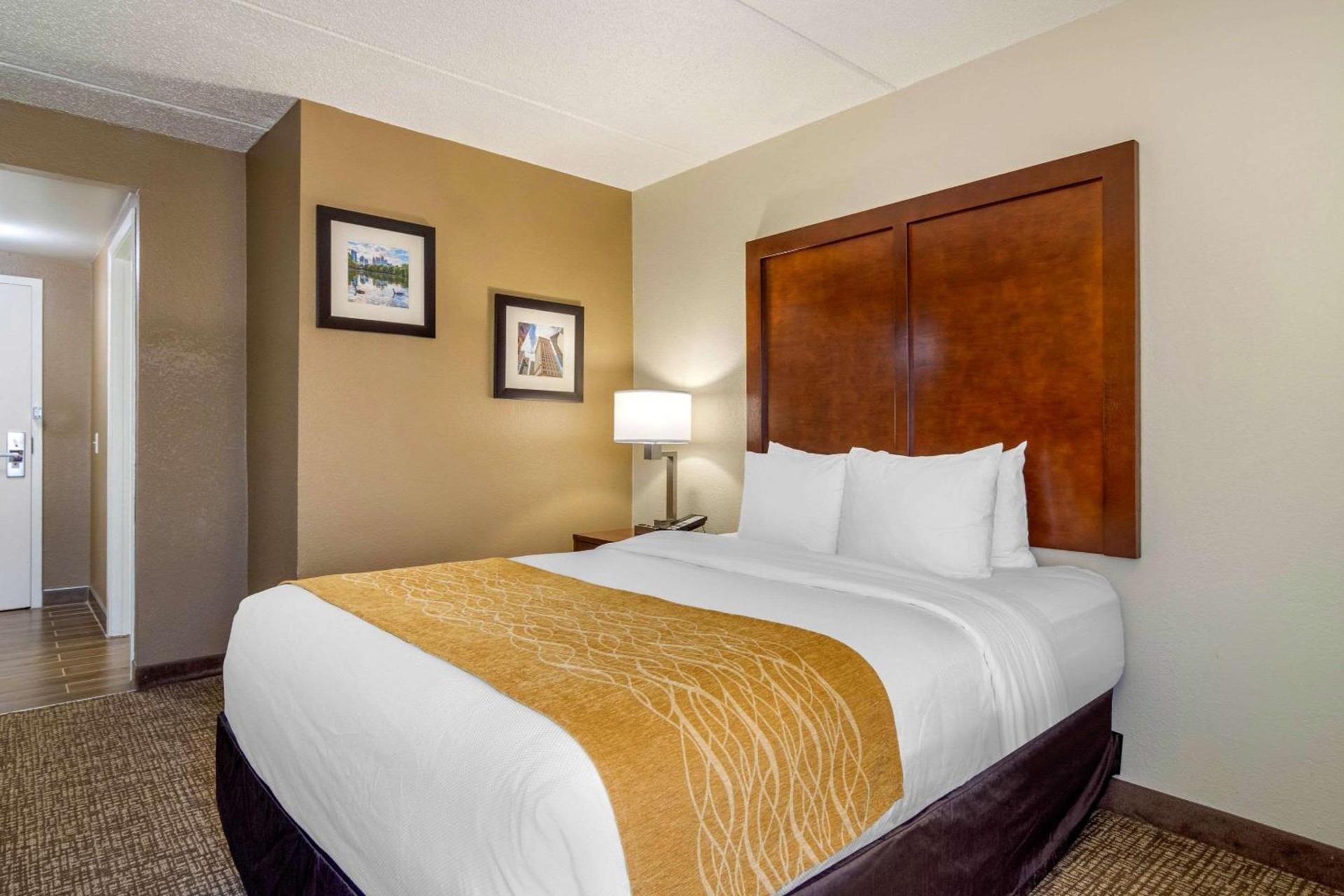 Spark by Hilton Atlanta Airport South College Park photo 21