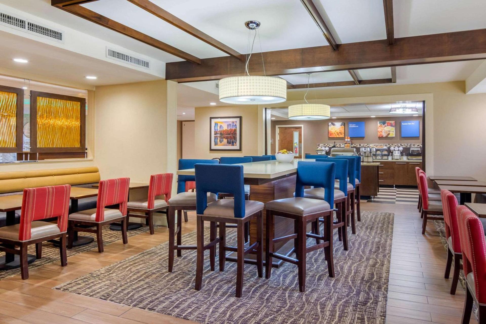 Spark by Hilton Atlanta Airport South College Park photo 36