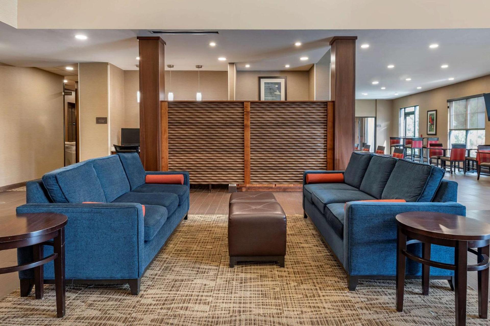 Comfort Suites Columbus Airport photo 11