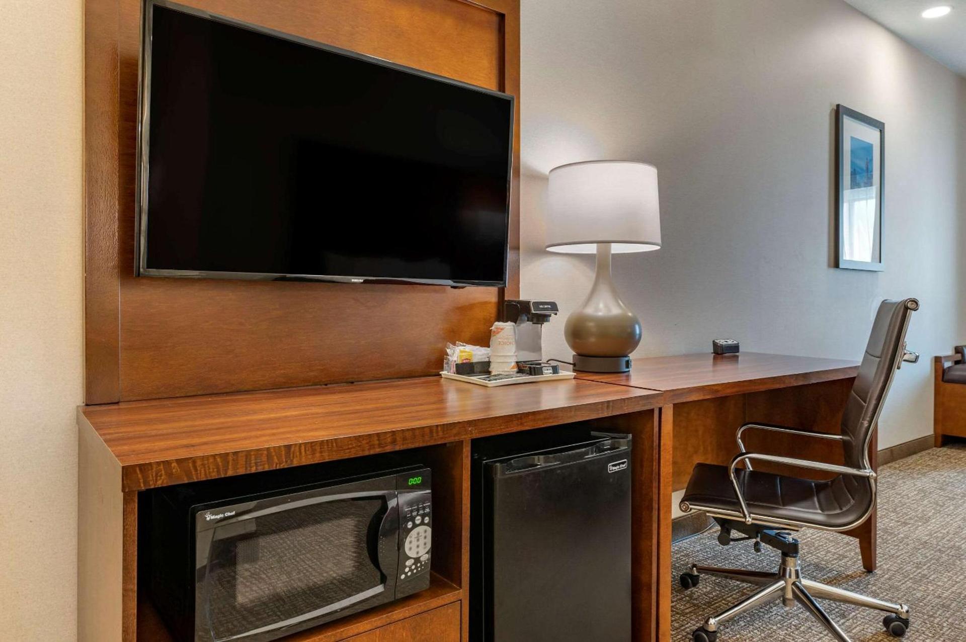 Comfort Suites Columbus Airport photo 14
