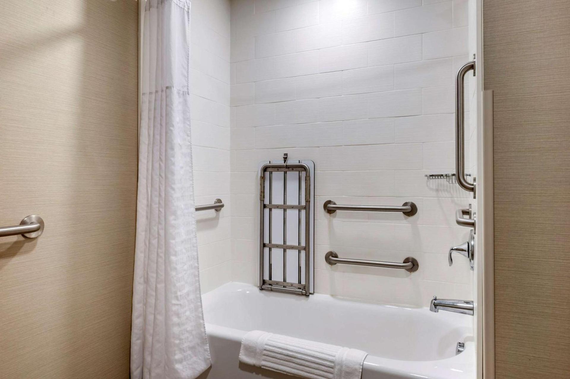 Comfort Suites Columbus Airport photo 15