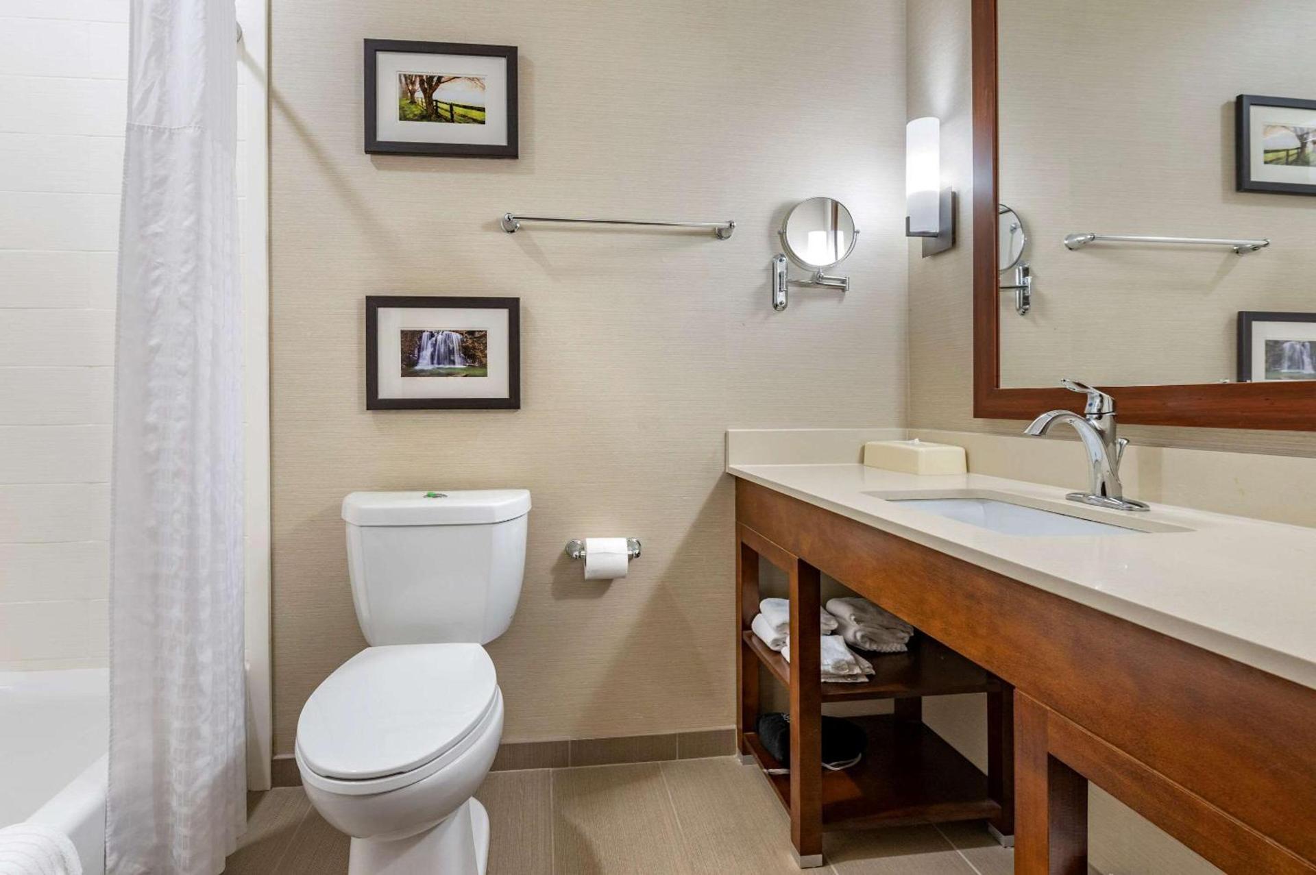Comfort Suites Columbus Airport photo 23