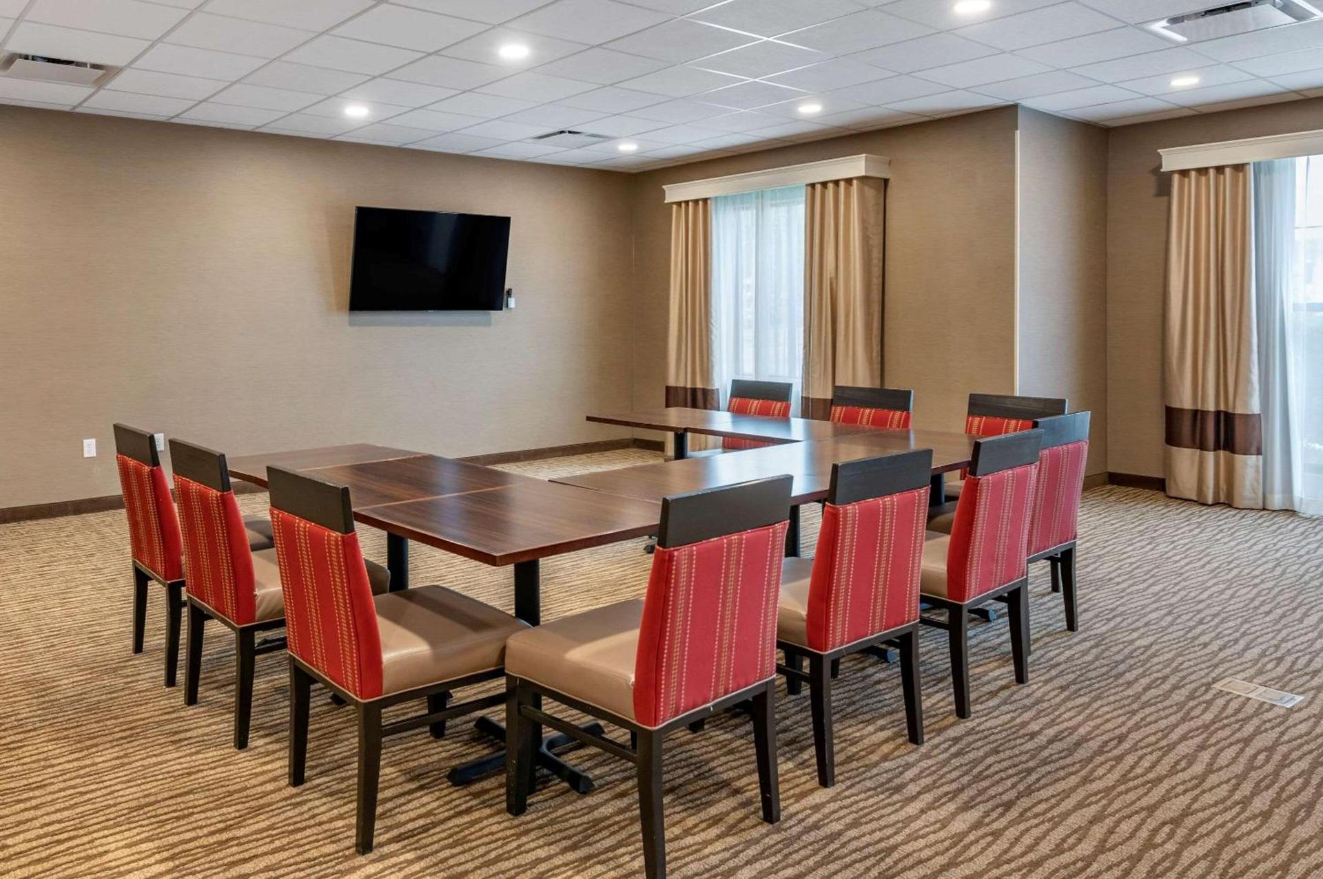 Comfort Suites Columbus Airport photo 27
