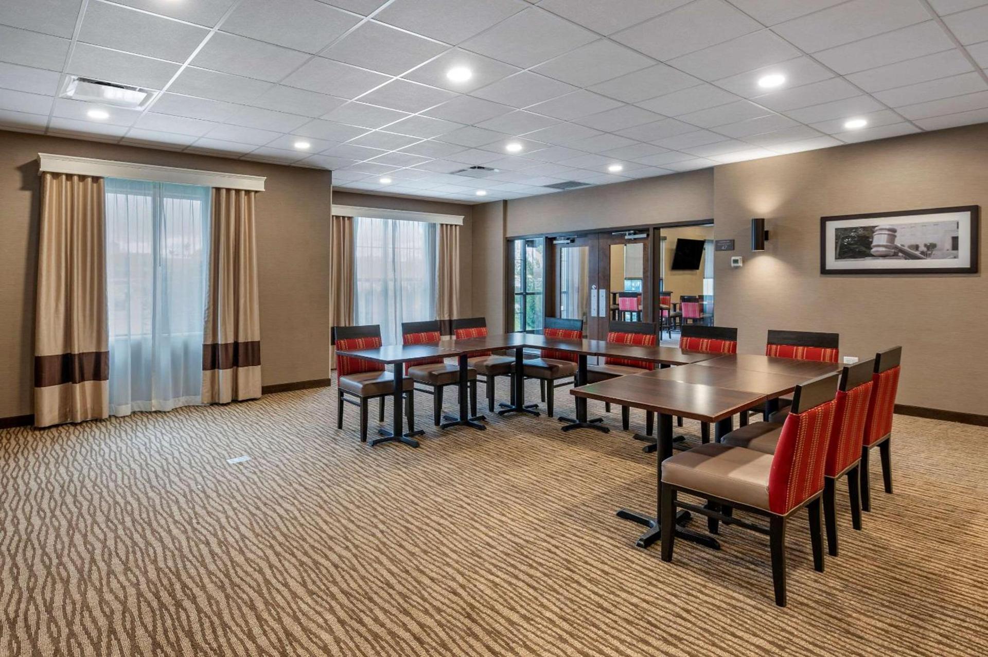 Comfort Suites Columbus Airport photo 28