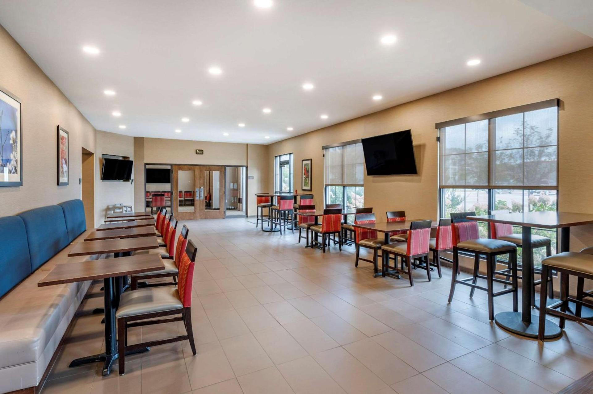 Comfort Suites Columbus Airport photo 29